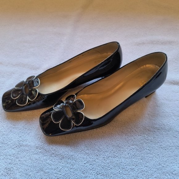 STUART WEITZMAN FLOWER PATENT PUMPS SIZE 6.5 - Picture 2 of 7